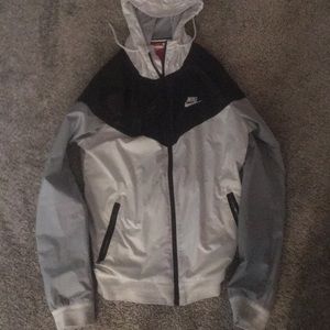 White nike windbreaker adult small